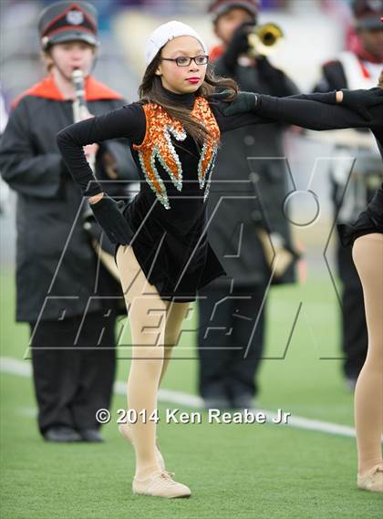 Thumbnail 3 in Bishop Guilfoyle vs. Clairton (PIAA Class A Final) photogallery.