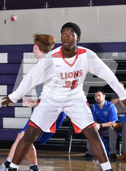Thumbnail 3 in Christian Brothers vs. McClatchy (St. Hope Elite Classic) photogallery.