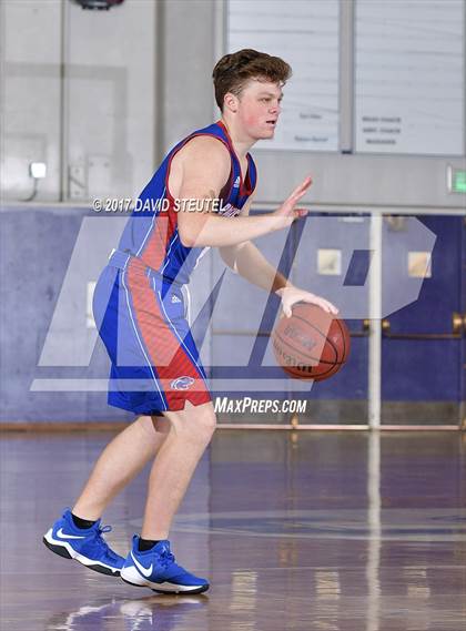Thumbnail 2 in Christian Brothers vs. McClatchy (St. Hope Elite Classic) photogallery.