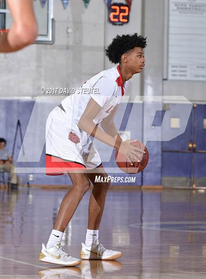Thumbnail 2 in Christian Brothers vs. McClatchy (St. Hope Elite Classic) photogallery.