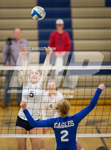 Thumbnail 2 in Eisenhower @ Stoney Creek (MHSAA District Semifinal) photogallery.