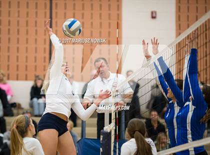 Thumbnail 3 in Eisenhower @ Stoney Creek (MHSAA District Semifinal) photogallery.