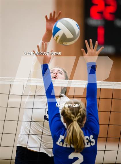 Thumbnail 3 in Eisenhower @ Stoney Creek (MHSAA District Semifinal) photogallery.