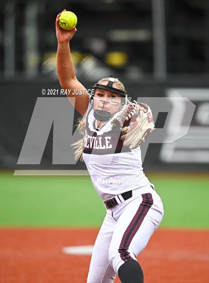Thumbnail 2 in Tug Valley @ Pikeville photogallery.