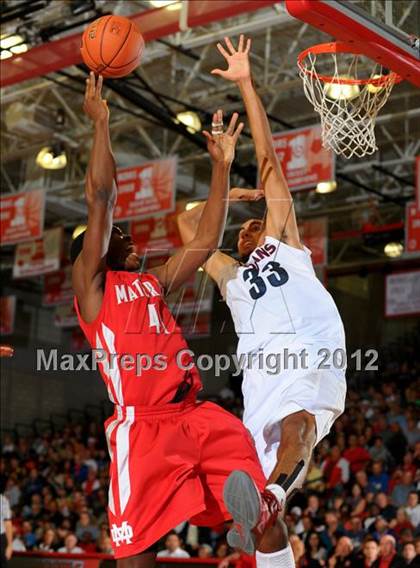 Thumbnail 1 in Lutheran vs Mater Dei (Nike Extravaganza) photogallery.