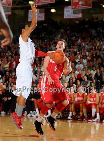 Thumbnail 3 in Lutheran vs Mater Dei (Nike Extravaganza) photogallery.