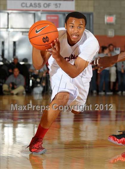 Thumbnail 2 in Lutheran vs Mater Dei (Nike Extravaganza) photogallery.