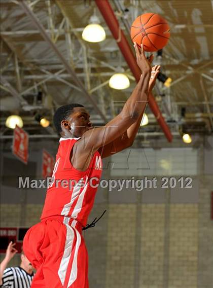 Thumbnail 3 in Lutheran vs Mater Dei (Nike Extravaganza) photogallery.