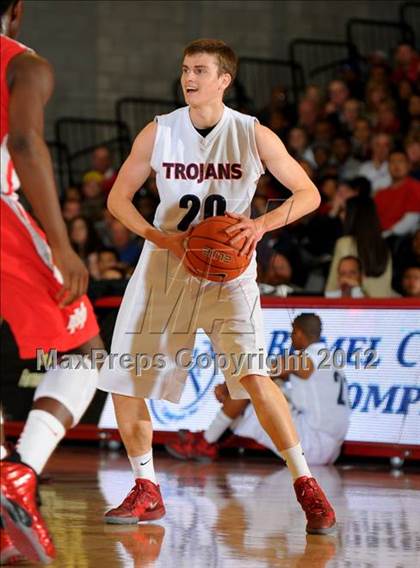 Thumbnail 1 in Lutheran vs Mater Dei (Nike Extravaganza) photogallery.