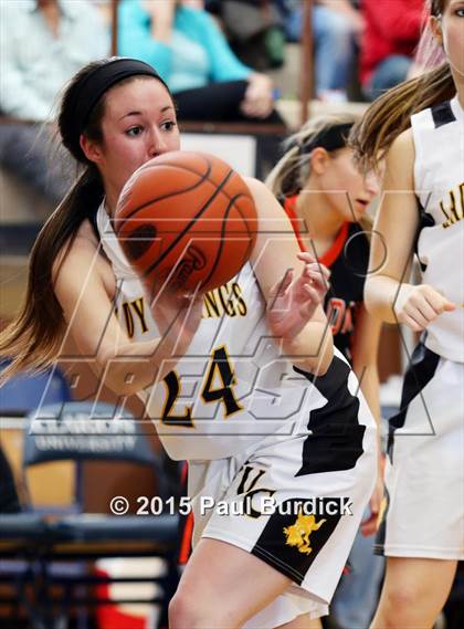 Thumbnail 2 in Venango Catholic vs. Clarion Area (District IX A Championship) photogallery.