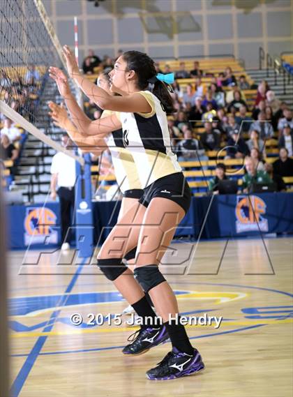 Thumbnail 2 in Valley Christian vs. Olympian (CIF State D3 Final) photogallery.