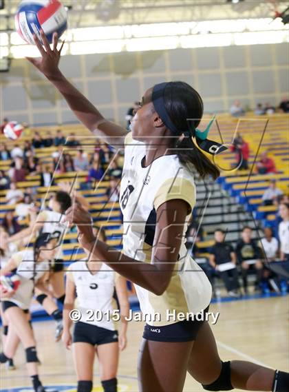 Thumbnail 2 in Valley Christian vs. Olympian (CIF State D3 Final) photogallery.
