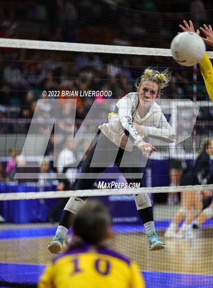Thumbnail 3 in Fowler vs. Meeker (CHSAA 2A State Championships Semifinal) photogallery.
