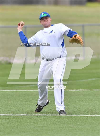 Thumbnail 2 in Celeste vs Windthorst (UIL 2A Region 2 Area Playoff) photogallery.