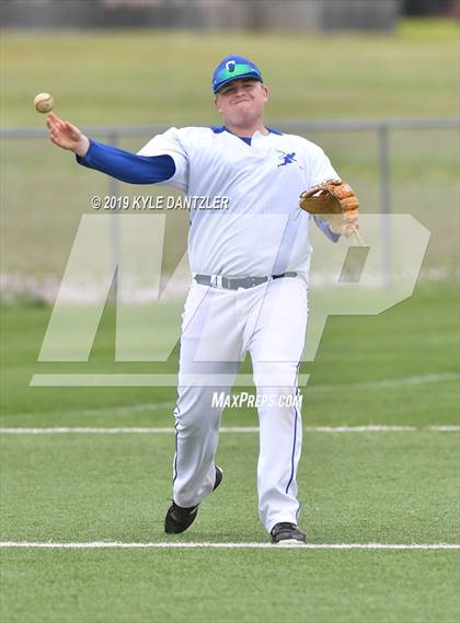 Thumbnail 3 in Celeste vs Windthorst (UIL 2A Region 2 Area Playoff) photogallery.