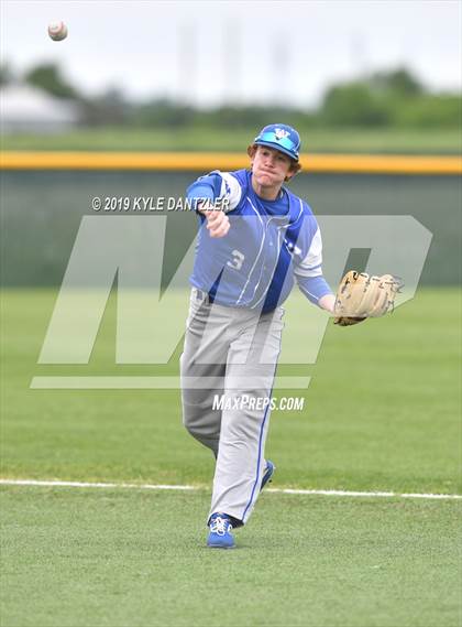 Thumbnail 1 in Celeste vs Windthorst (UIL 2A Region 2 Area Playoff) photogallery.
