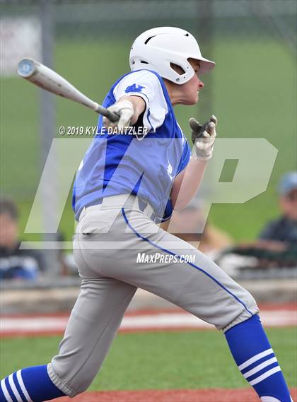 Thumbnail 1 in Celeste vs Windthorst (UIL 2A Region 2 Area Playoff) photogallery.