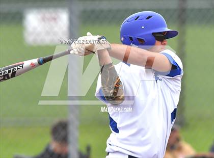 Thumbnail 3 in Celeste vs Windthorst (UIL 2A Region 2 Area Playoff) photogallery.