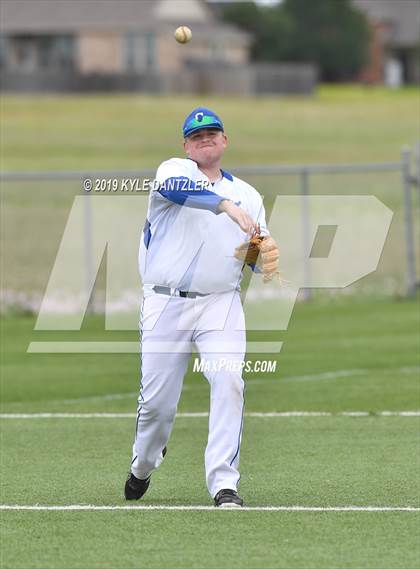 Thumbnail 1 in Celeste vs Windthorst (UIL 2A Region 2 Area Playoff) photogallery.