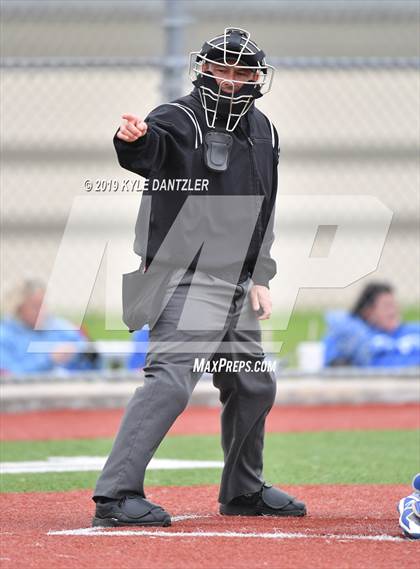 Thumbnail 1 in Celeste vs Windthorst (UIL 2A Region 2 Area Playoff) photogallery.