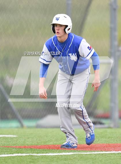 Thumbnail 3 in Celeste vs Windthorst (UIL 2A Region 2 Area Playoff) photogallery.