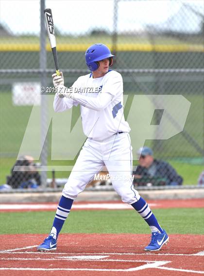 Thumbnail 3 in Celeste vs Windthorst (UIL 2A Region 2 Area Playoff) photogallery.