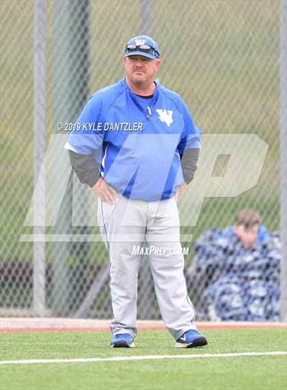 Thumbnail 3 in Celeste vs Windthorst (UIL 2A Region 2 Area Playoff) photogallery.