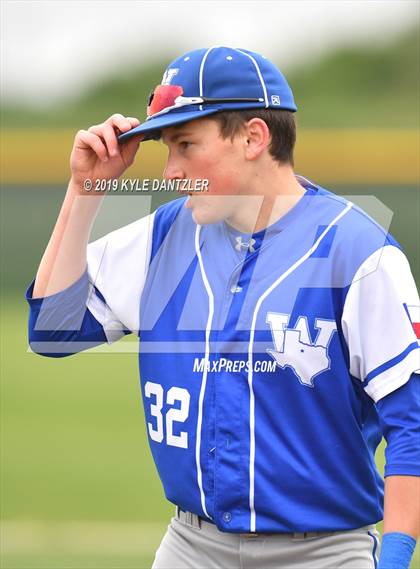Thumbnail 3 in Celeste vs Windthorst (UIL 2A Region 2 Area Playoff) photogallery.