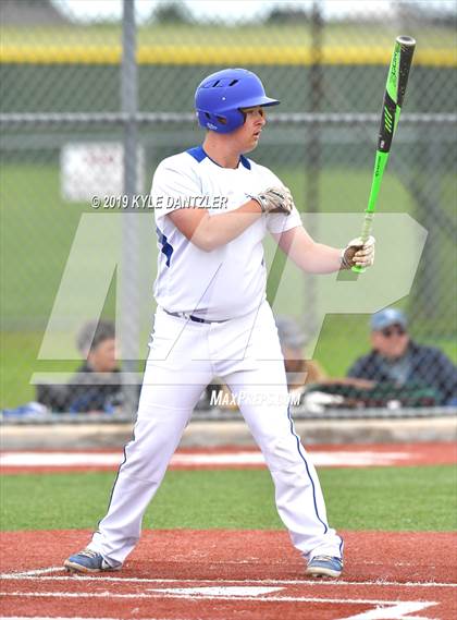 Thumbnail 3 in Celeste vs Windthorst (UIL 2A Region 2 Area Playoff) photogallery.