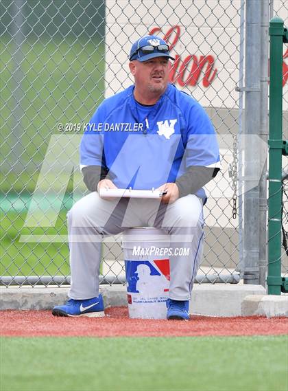 Thumbnail 2 in Celeste vs Windthorst (UIL 2A Region 2 Area Playoff) photogallery.