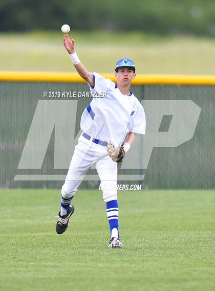 Thumbnail 2 in Celeste vs Windthorst (UIL 2A Region 2 Area Playoff) photogallery.