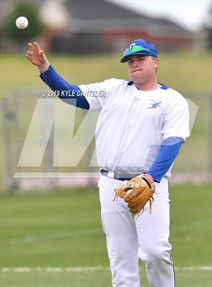 Thumbnail 2 in Celeste vs Windthorst (UIL 2A Region 2 Area Playoff) photogallery.