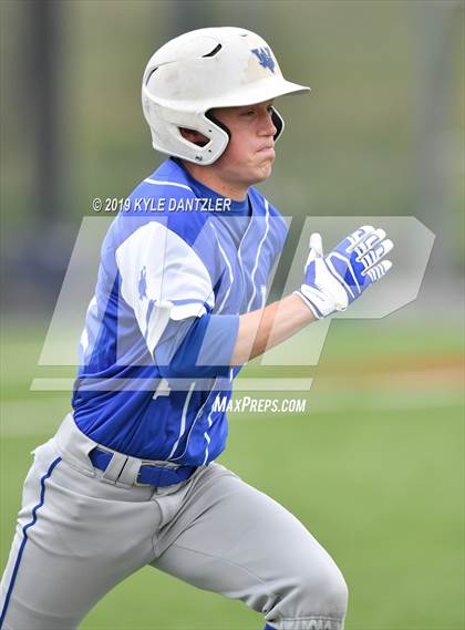 Thumbnail 3 in Celeste vs Windthorst (UIL 2A Region 2 Area Playoff) photogallery.