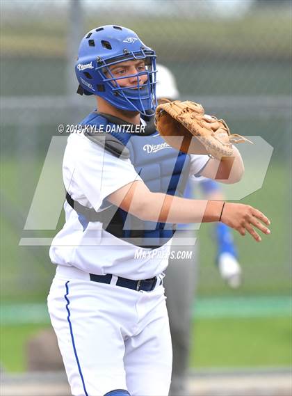 Thumbnail 3 in Celeste vs Windthorst (UIL 2A Region 2 Area Playoff) photogallery.