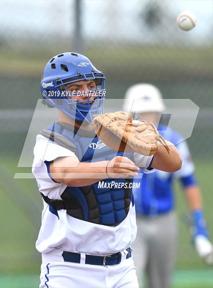 Thumbnail 2 in Celeste vs Windthorst (UIL 2A Region 2 Area Playoff) photogallery.
