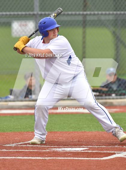 Thumbnail 3 in Celeste vs Windthorst (UIL 2A Region 2 Area Playoff) photogallery.