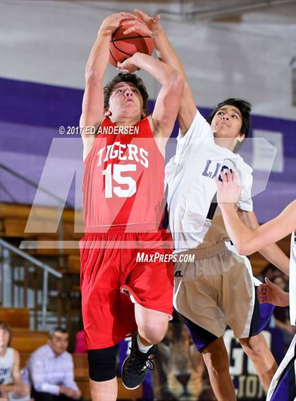 Thumbnail 3 in Lee Vining @ Yerington photogallery.