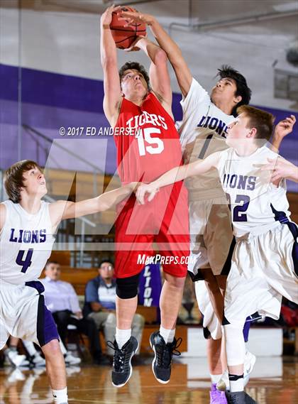 Thumbnail 1 in Lee Vining @ Yerington photogallery.