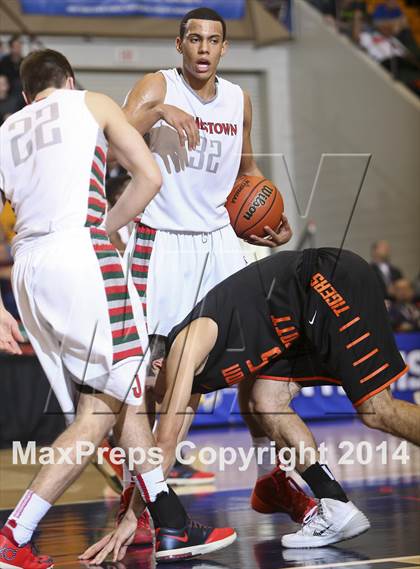 Thumbnail 2 in Jamestown vs. Union-Endicott (NYSPHSAA Class AA Semifinal) photogallery.