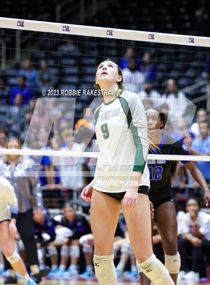 Thumbnail 2 in Grand Oaks vs. Prosper (UIL 6A Volleyball Semifinal) photogallery.