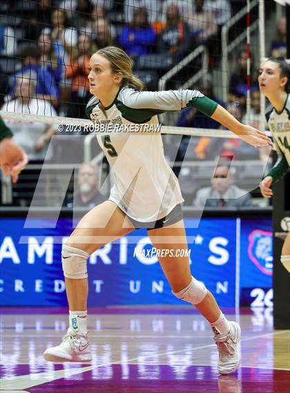Thumbnail 3 in Grand Oaks vs. Prosper (UIL 6A Volleyball Semifinal) photogallery.