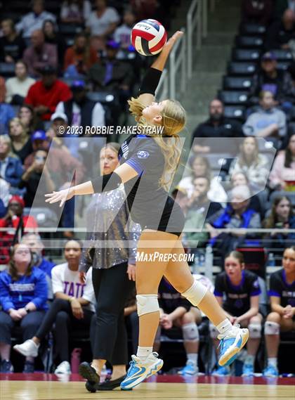 Thumbnail 2 in Grand Oaks vs. Prosper (UIL 6A Volleyball Semifinal) photogallery.