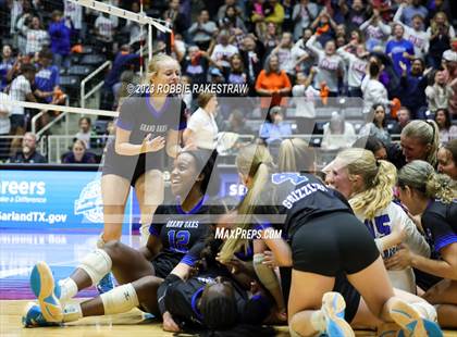 Thumbnail 2 in Grand Oaks vs. Prosper (UIL 6A Volleyball Semifinal) photogallery.