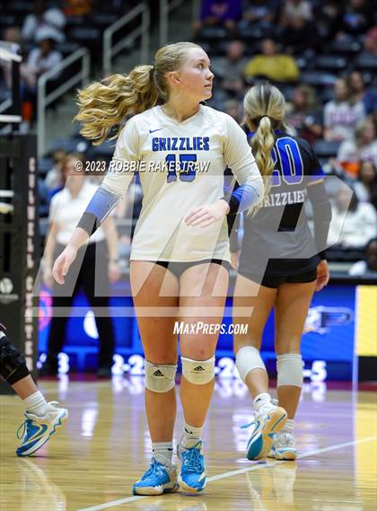 Thumbnail 1 in Grand Oaks vs. Prosper (UIL 6A Volleyball Semifinal) photogallery.