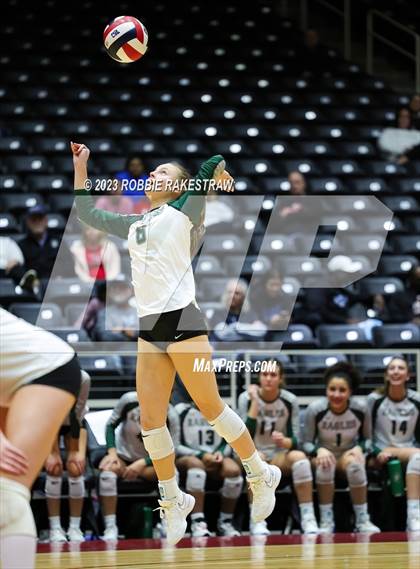 Thumbnail 1 in Grand Oaks vs. Prosper (UIL 6A Volleyball Semifinal) photogallery.