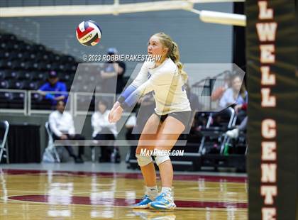 Thumbnail 3 in Grand Oaks vs. Prosper (UIL 6A Volleyball Semifinal) photogallery.