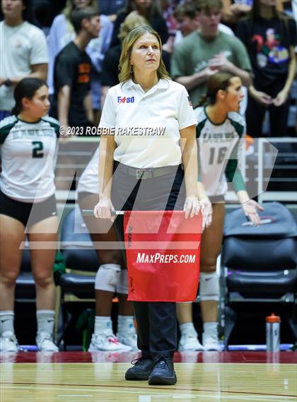 Thumbnail 1 in Grand Oaks vs. Prosper (UIL 6A Volleyball Semifinal) photogallery.