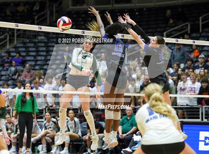 Thumbnail 1 in Grand Oaks vs. Prosper (UIL 6A Volleyball Semifinal) photogallery.