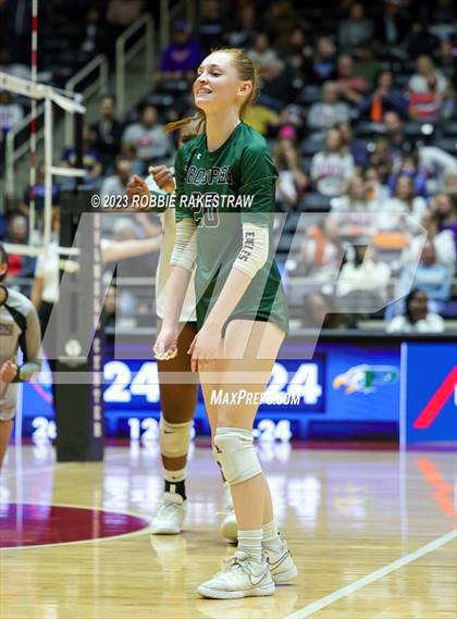 Thumbnail 2 in Grand Oaks vs. Prosper (UIL 6A Volleyball Semifinal) photogallery.