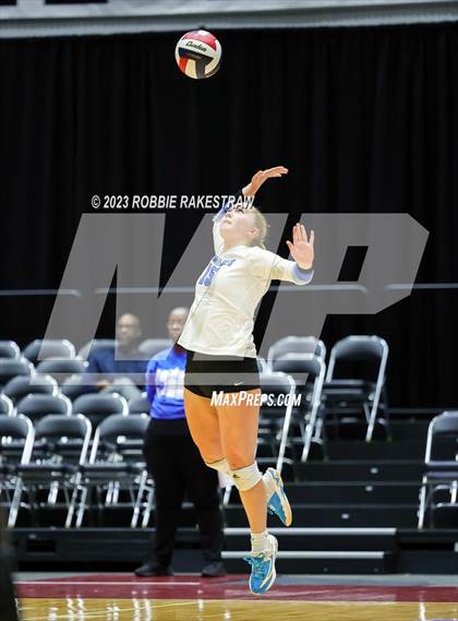 Thumbnail 2 in Grand Oaks vs. Prosper (UIL 6A Volleyball Semifinal) photogallery.